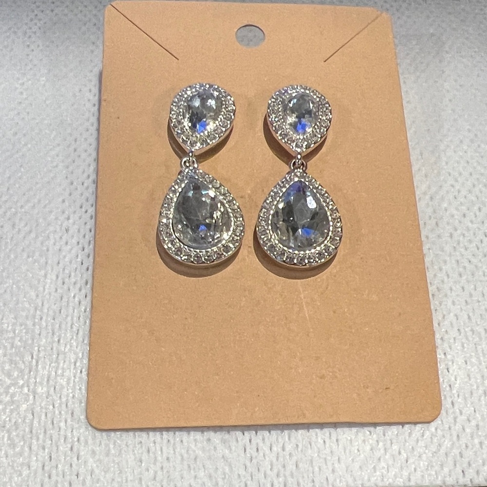 Sparkling Silver Teardrop Earrings